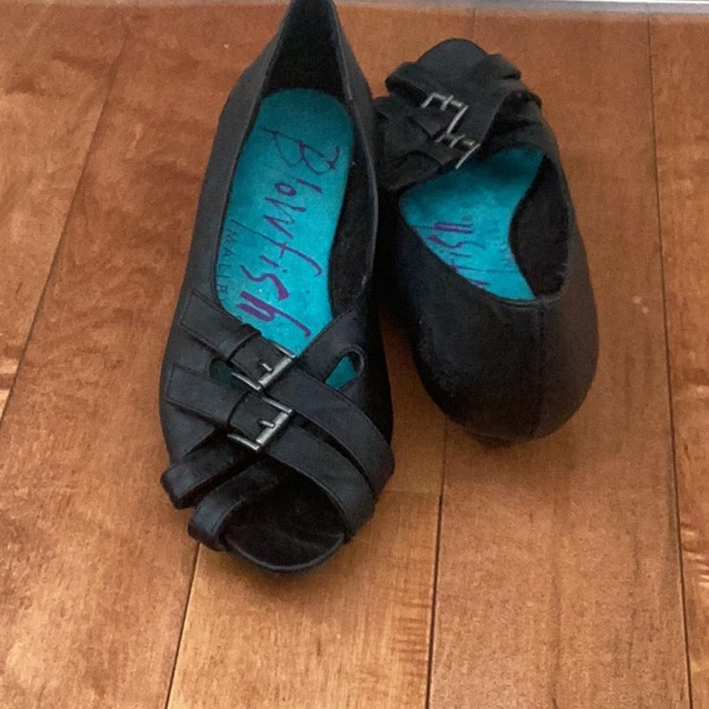 Blowfish sandals with slight wedge. Black size 6 very comfortable